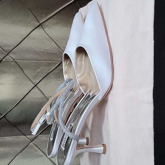 NWT- Badgley Mischka ‘Autumn’ Kitten Heel Pump DISPLAY SHOE - Picture 9 of 12